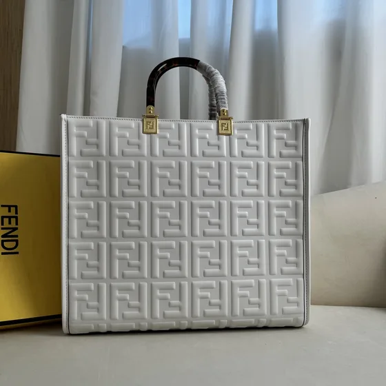 Fendi Sunshine Shopper Tote Putih Tote Bag