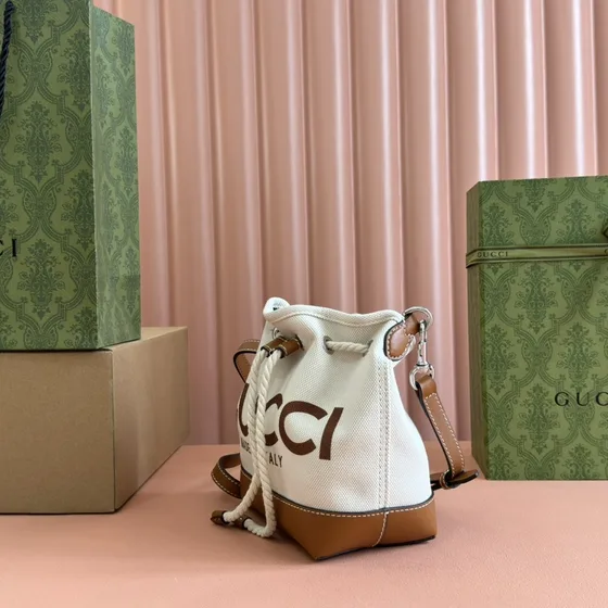Gucci Printed Drawstring Borsa a secchiello Bianco And Marrone Crossbody