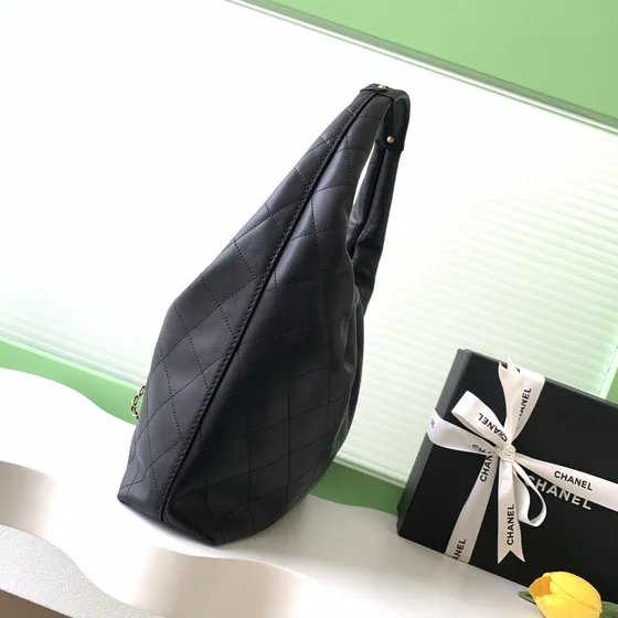 Chanel Quilted Cc Hobo Hitam Hobo