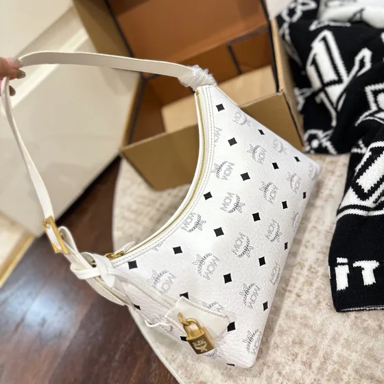 MCM Mcm Visetos Moon Shoulder Hobo Putih Hobo