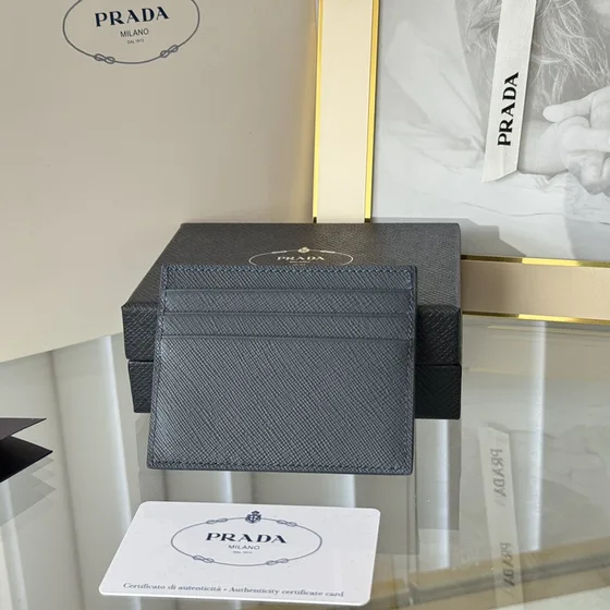 Prada Saffiano Kulit Card Holder Hitam Card Holder