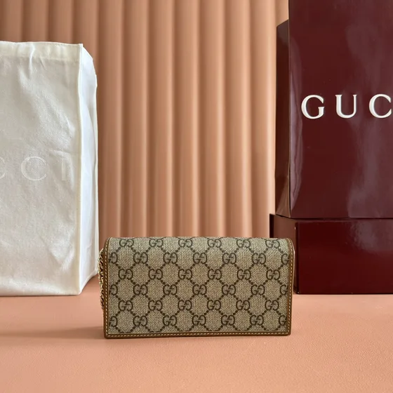 Gucci Gucci Horsebit 1955 Chain Wallet بيج/بني Woc