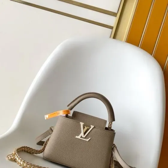 Louis Vuitton Capucines Beige Top Handle