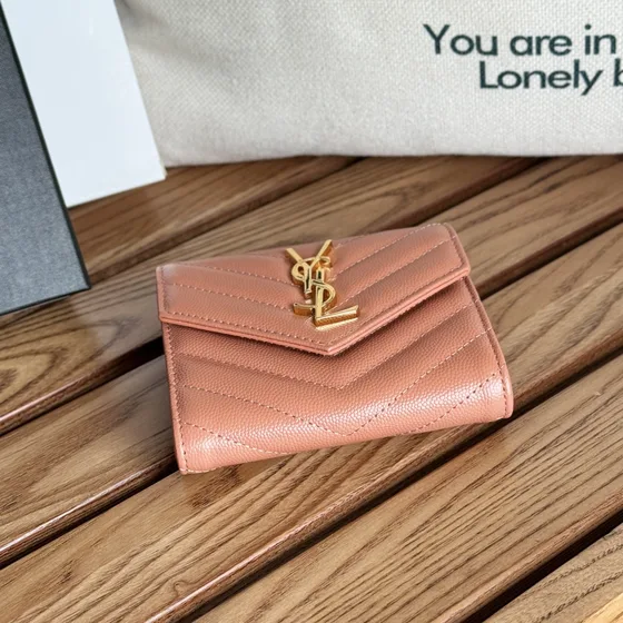 YSL Cassandre Matelassé Compact Cartera Blush/Rosa Cartera