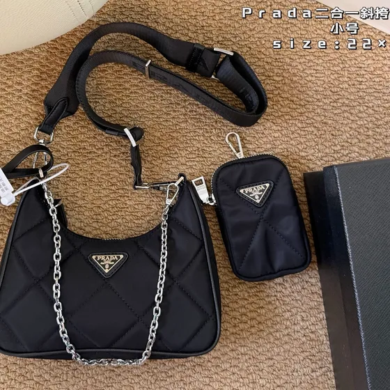 Prada Re-Edition 2005 Shoulder Bag With Pouch Black 22 11cm Crossbody
