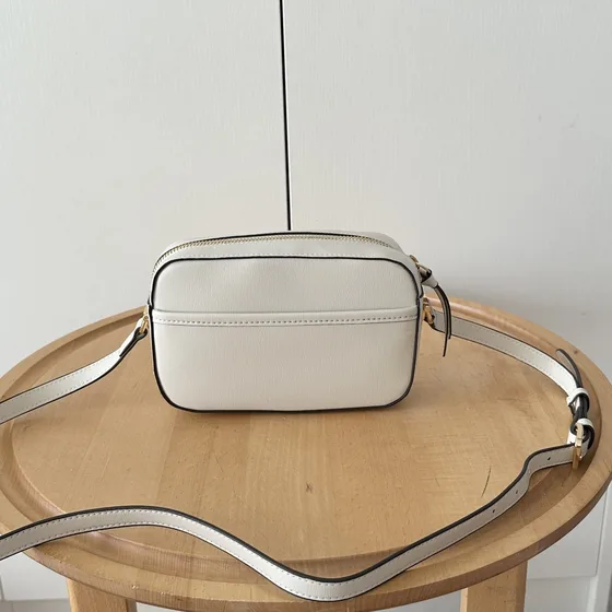 Gucci Gucci Horsebit 1955 Small Camera Bag สีขาว 20/13/6cm Crossbody