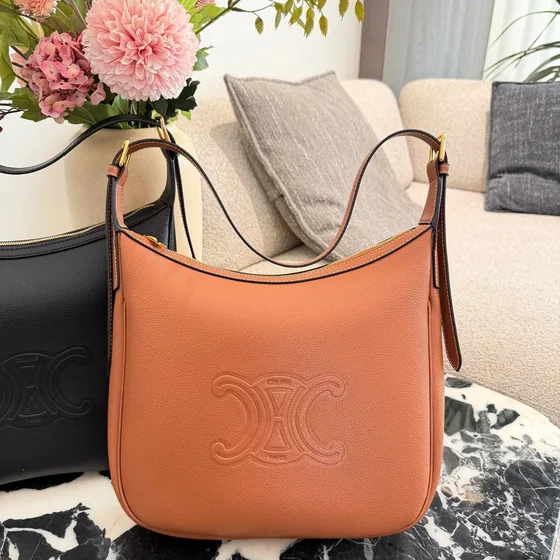 Celine Triomphe Hobo Noir/Orange Hobo