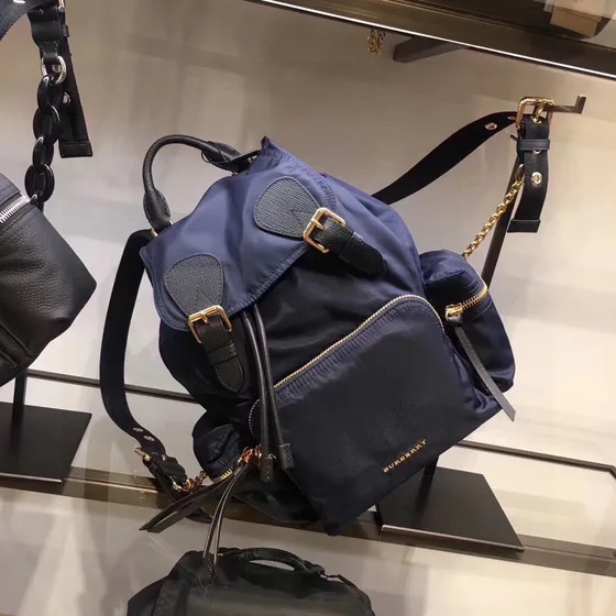 Burberry The Medium Rucksack In Technical Нейлон And Кожа Тёмно-синий Синий Рюкзак