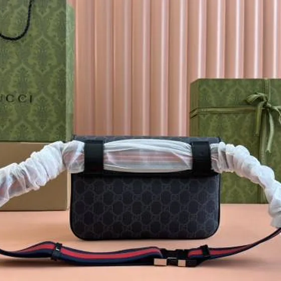 Gucci GG Supreme Navy crossbody