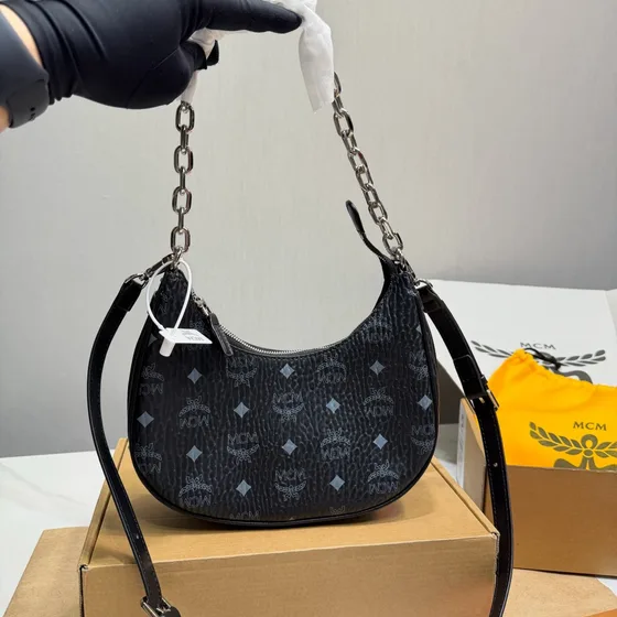 MCM Aren Visetos Hobo Bag Cognac สีน้ำตาล Hobo