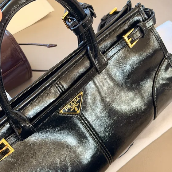 Prada Soft Lux Topphandtag Bag Burgund/Svart Topphandtag