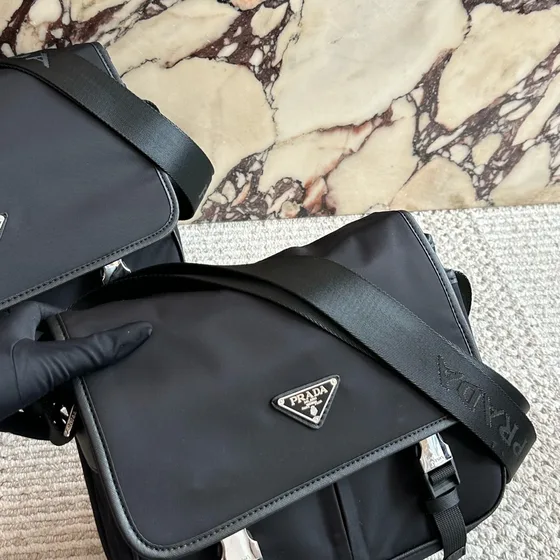 Prada Re-Nylon And Saffiano Læder Skuldertaske Sort Skuldertaske