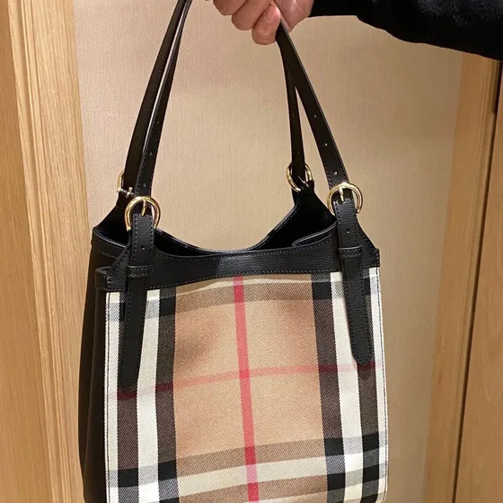 Burberry House Check Piel Tote Negro/Beige Check Bolso tote