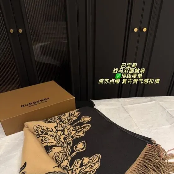 Burberry Ekd Reversible Wool Silk Scarf Black Beige Pouch