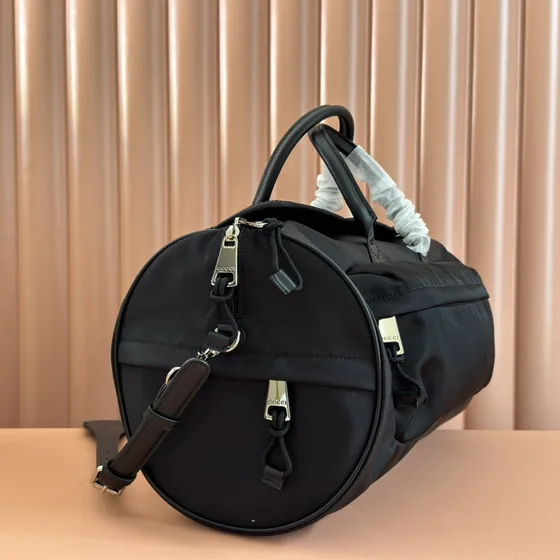 Gucci Voyageur Misty Duffel Bag أسود Top Handle