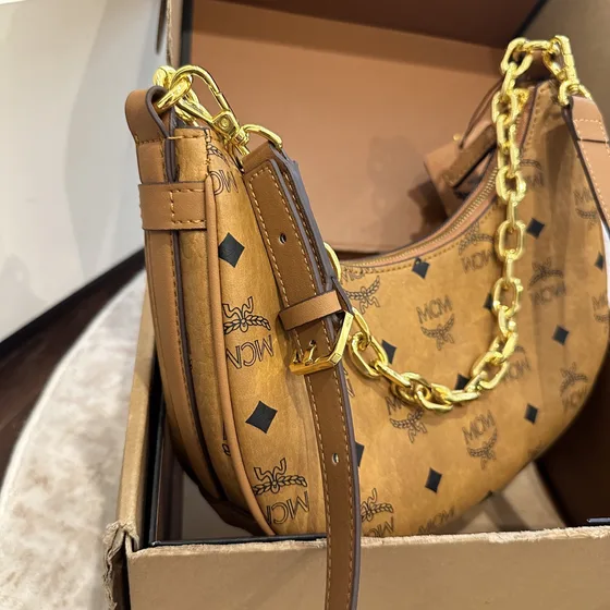 MCM Aren Hobo Cognac Visetos Hobo
