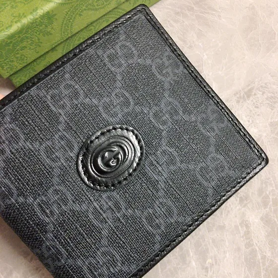 Gucci Gg Supreme Bi-Fold Wallet أسود Wallet