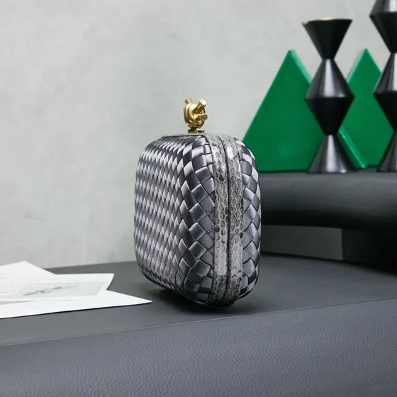 Bottega Veneta Intreccio Knot Clutch Black Clutch