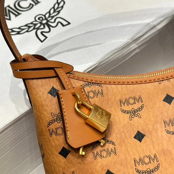 MCM Aren Hobo Cognac Hobo