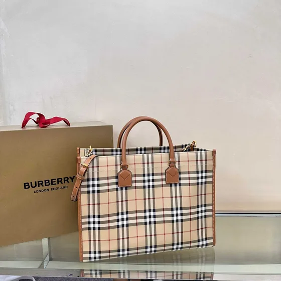Burberry Vintage Check Pocket Tote Bag Beige Briar Brown Tote Bag