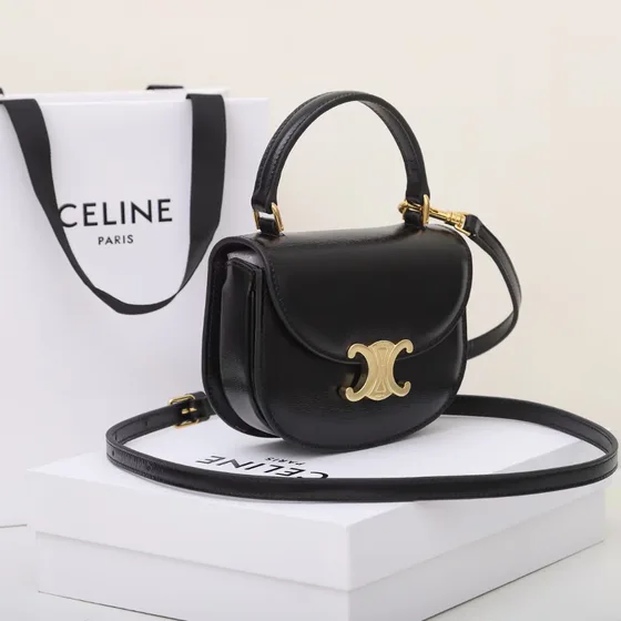 Celine Triomphe Besace Clea Zwart Bovenhandgreep