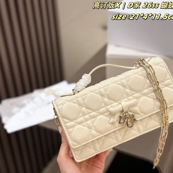 Dior 26Ss Butterfly Pouch With Chain White 21 4 11 5cm Crossbody