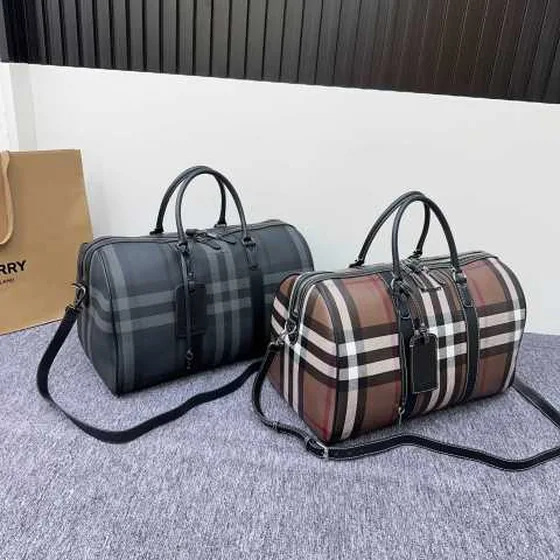 Burberry House Check Coklat travel