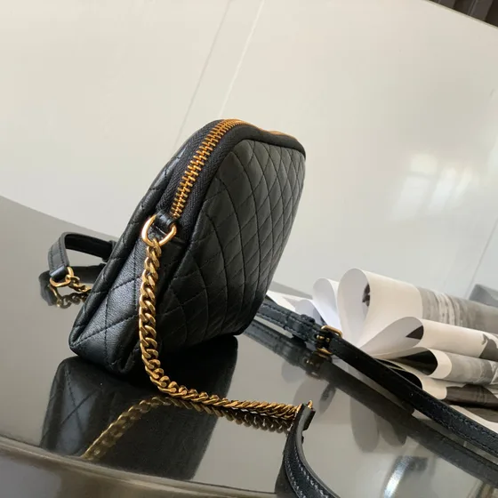 YSL Gaby Chain Pouch สีดำ Crossbody