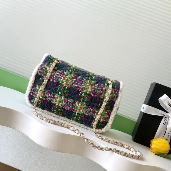 Chanel Classic Flap متعدد الألوان Shoulder Bag