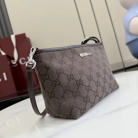 Gucci Gg Canvas Messenger Bag Dark Brown Crossbody