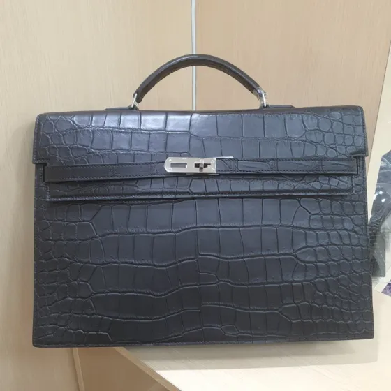 Hermes Kelly Depeches Black crocodile embossed 25x8x5cm business