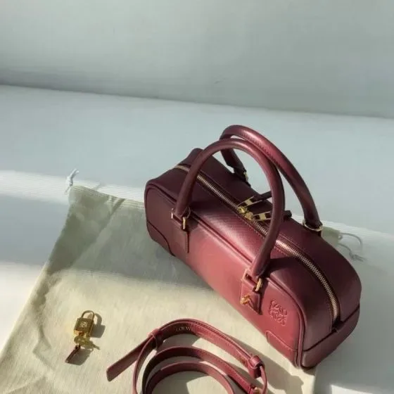 Loewe Amazona 23 Burgundy Top Handle