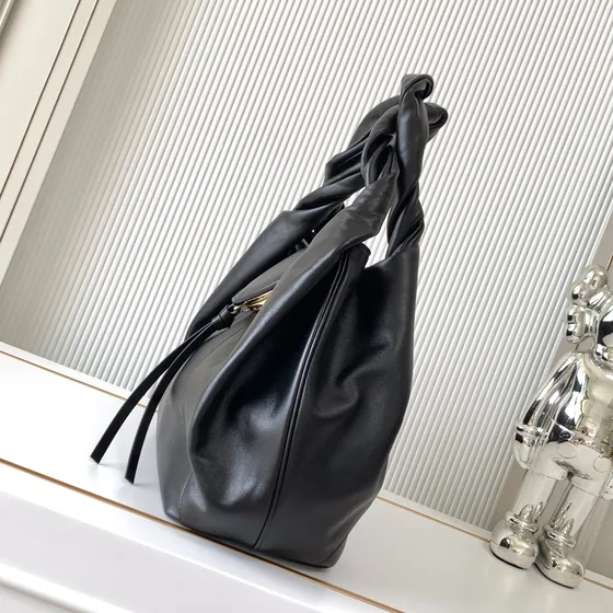 Fendi Spy Bag สีดำ Hobo