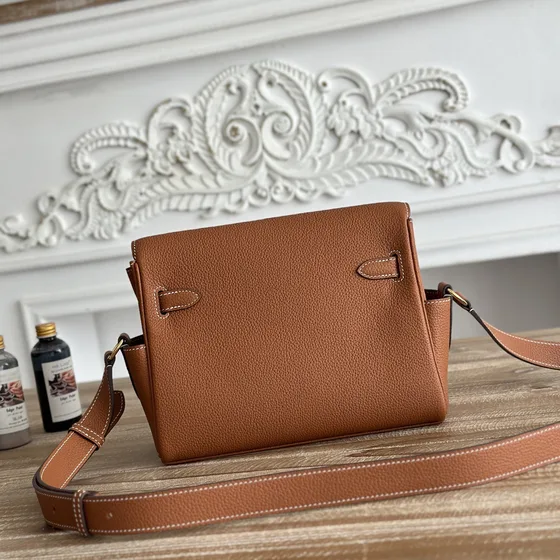 Hermes Kelly Messenger Doré Crossbody