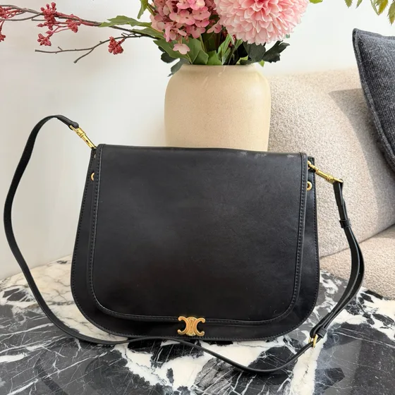 Celine Triomphe Negro Crossbody