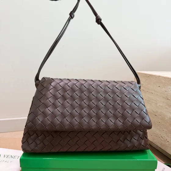 Bottega Veneta Swing Shoulder Bag Light Beige Shoulder Bag