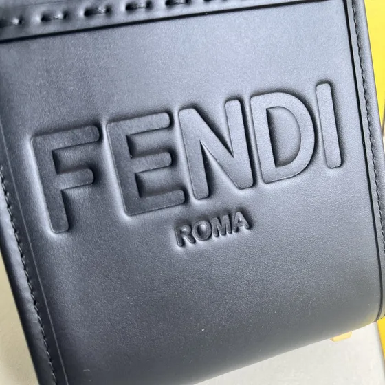 Fendi Mini Sunshine Tote Nero Manico