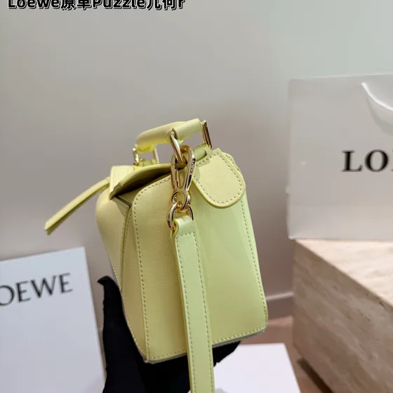 Loewe Puzzle Light Geel Crossbody