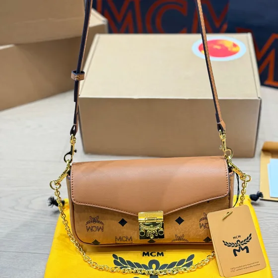 MCM Tracy Crossbody-väska In Visetos Cognac Crossbody