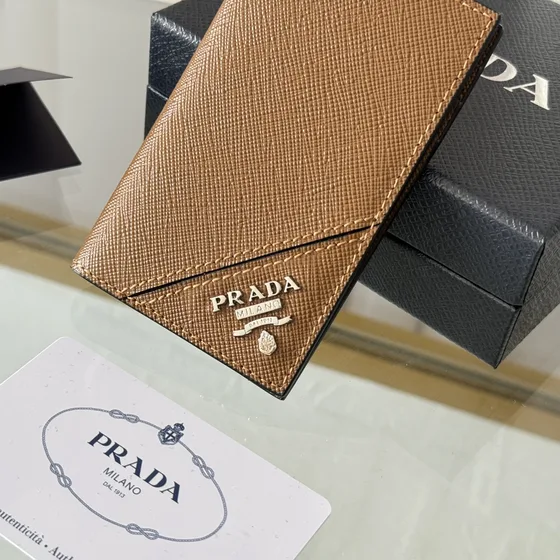 Prada Saffiano Cuir Card Holder Marron Card Holder