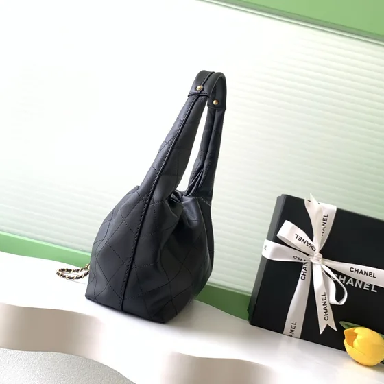 Chanel Tulip Hobo Bag Чёрный Hobo