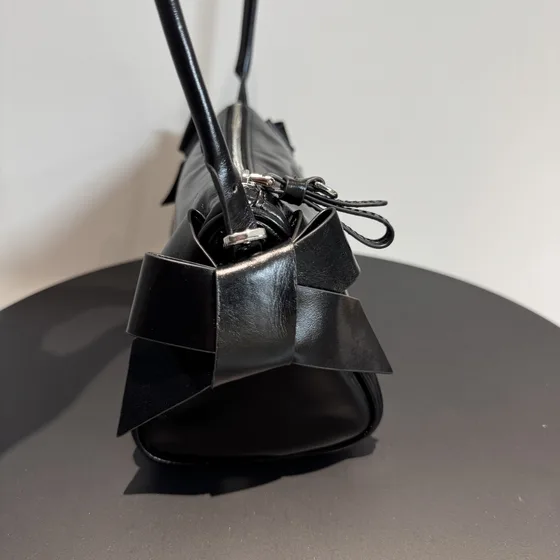 Miu Miu Naplak Da bóng Mini Shoulder Bag Đen Shoulder Bag