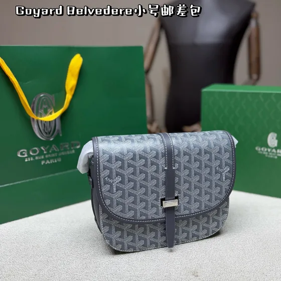 Goyard Belvedere Mm كحلي أزرق Crossbody