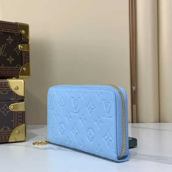 Louis Vuitton Zippy Wallet Light أزرق Wallet