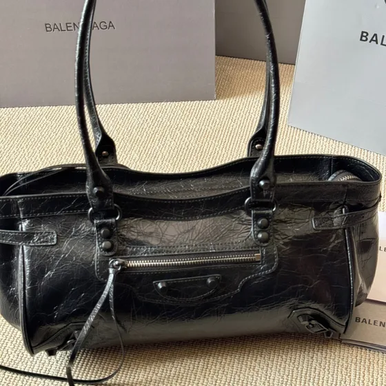 Balenciaga Le City Bag สีดำ Top Handle