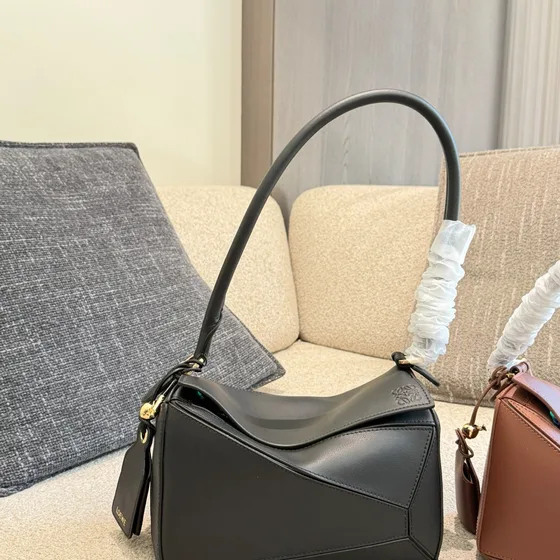 Loewe Puzzle Hobo بني Hobo