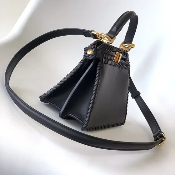 Fendi Peekaboo Mini أسود Top Handle