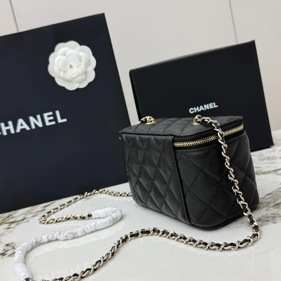 Chanel Vanity Case أسود Crossbody