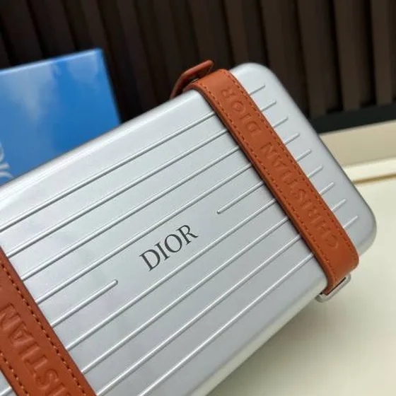 Dior x Rimowa messenger Zilver crossbody
