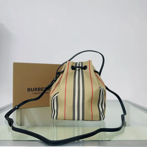 Burberry Icon Stripe Print Drawstring Etui Beige Crossbody
